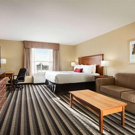 Days Inn & Suites By Wyndham Edmonton Airport Ледюк Екстер'єр фото