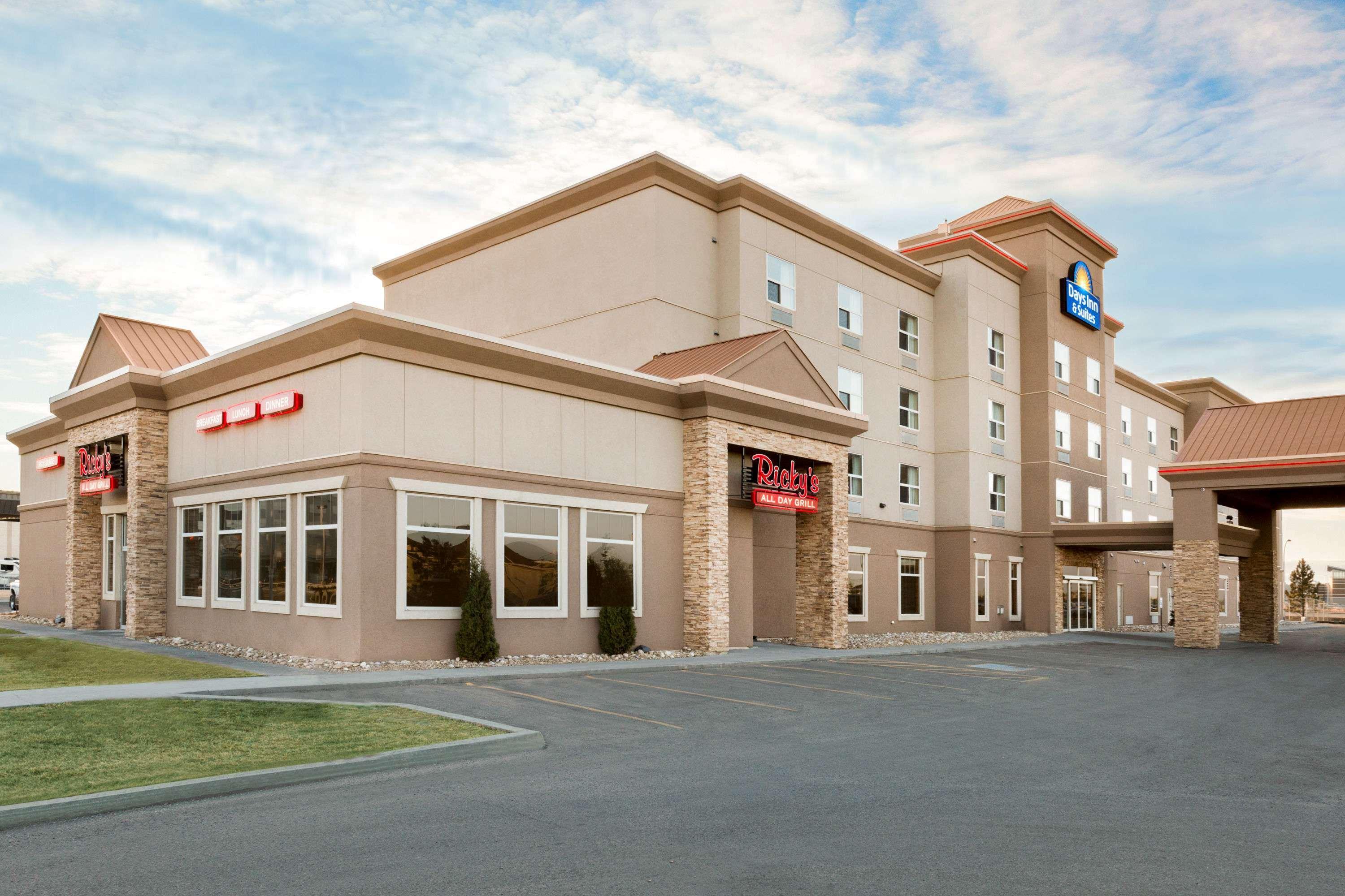 Days Inn & Suites By Wyndham Edmonton Airport Ледюк Екстер'єр фото
