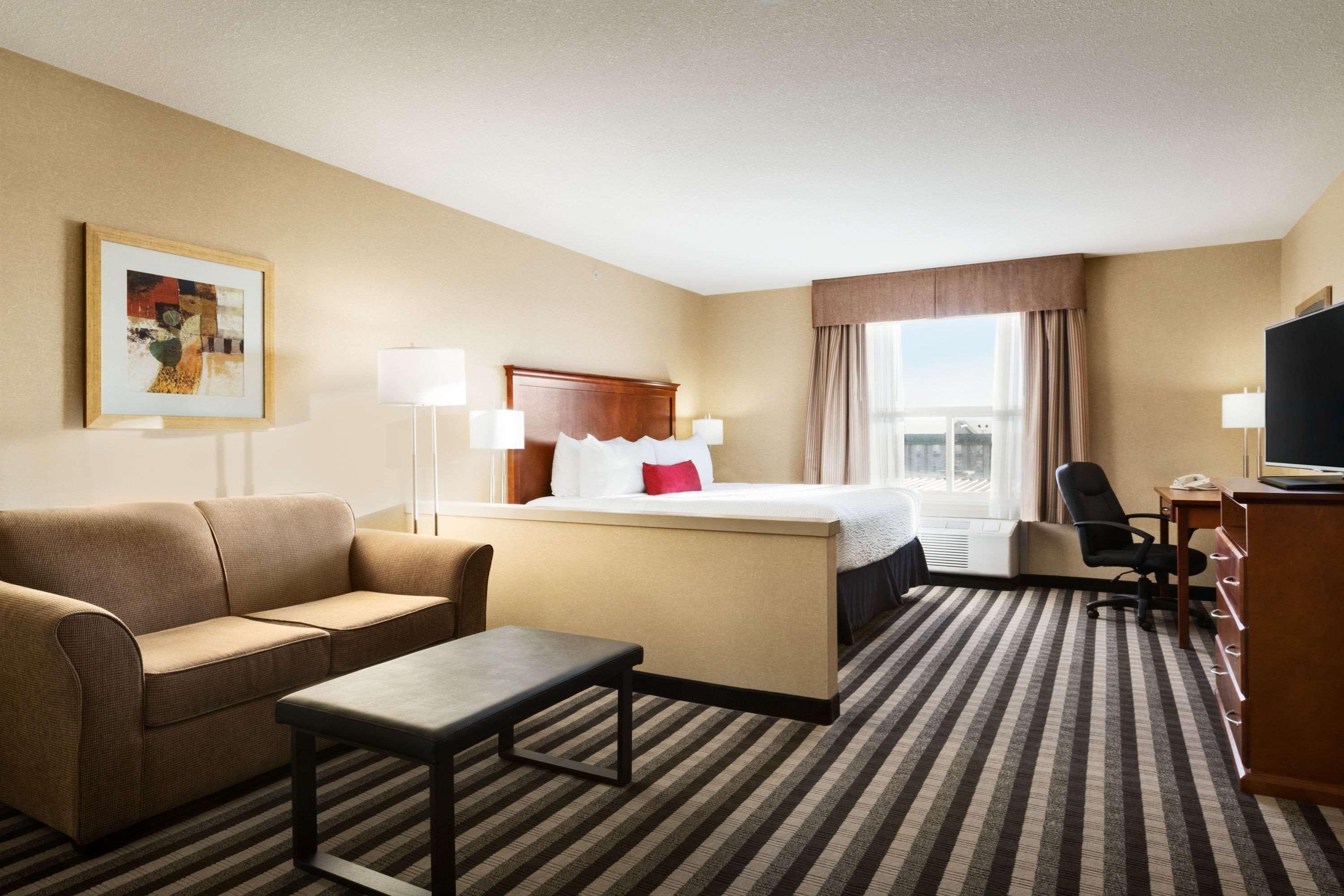 Days Inn & Suites By Wyndham Edmonton Airport Ледюк Екстер'єр фото